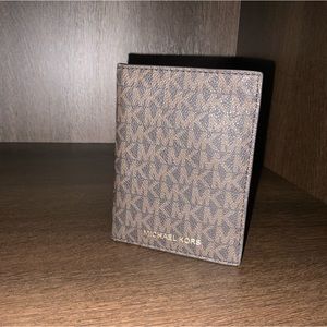 Michael kors passport wallet